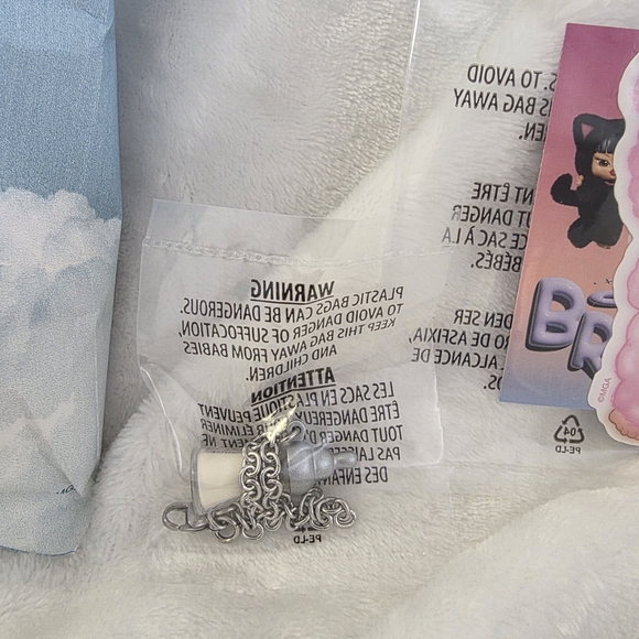 Authentic Sealed Bratz Bratziez Angel Cloe Blind Box Keychain — New, Verified - Picture 5 of 12